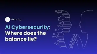 Uma pessoa olhando para a câmera com uma expressão de medo